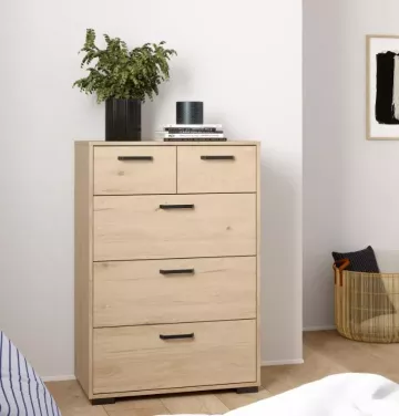 Komoda Selina 704, jakson hickory, v interiéri